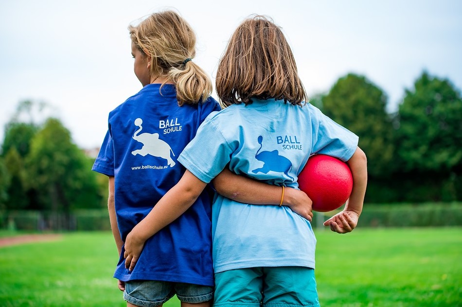 Mädels spielen Handball